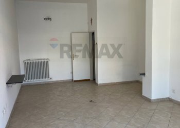 Stanza vuota - Commercial Premises Bastia Umbra - photo 2