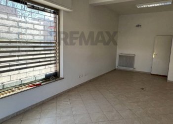 Stanza vuota - Commercial Premises Bastia Umbra - photo 3