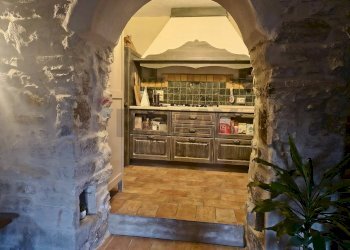 Dispensa di stoccaggio - Rustic via frazione Pieve di Compresseto
 
116, Gualdo Tadino - photo 10