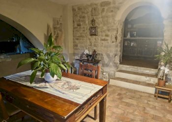 Sala da pranzo - Rustic via frazione Pieve di Compresseto
 
116, Gualdo Tadino - photo 11