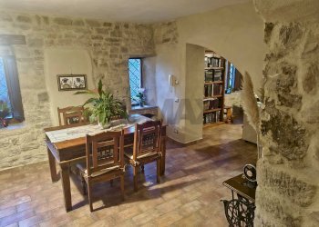 Sala da pranzo - Rustic via frazione Pieve di Compresseto
 
116, Gualdo Tadino - photo 20