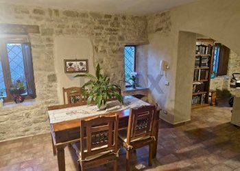 Sala da pranzo - Rustic via frazione Pieve di Compresseto
 
116, Gualdo Tadino - photo 21