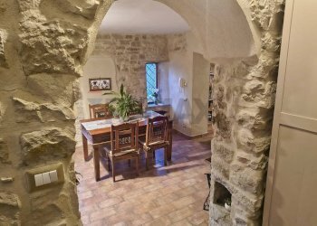 Sala da pranzo - Rustic via frazione Pieve di Compresseto
 
116, Gualdo Tadino - photo 22