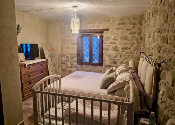 Camera / camera da letto - Rustic via frazione Pieve di Compresseto
 
116, Gualdo Tadino - photo 35