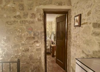 Hall / corridoio - Rustic via frazione Pieve di Compresseto
 
116, Gualdo Tadino - photo 38
