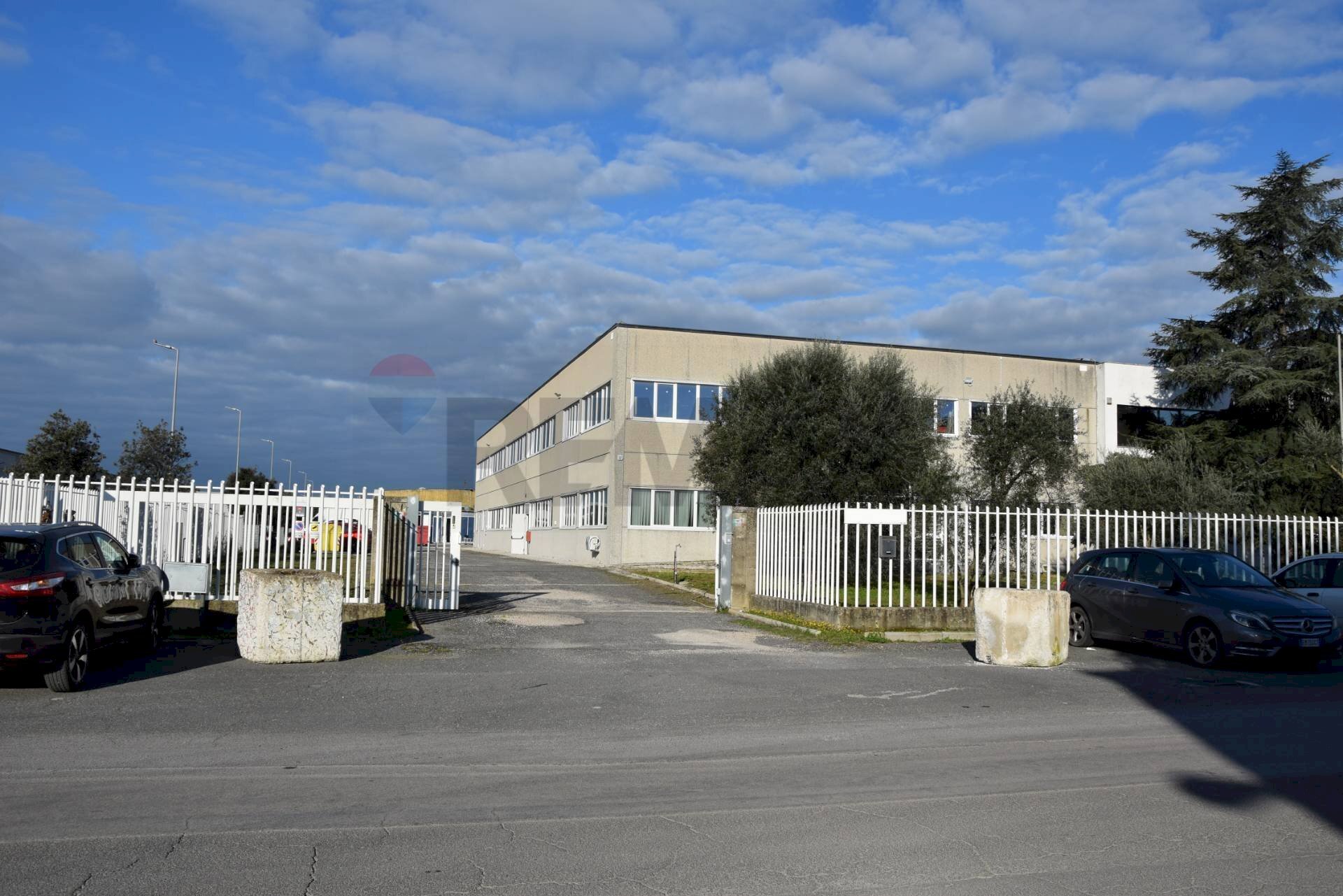 Edificio all\'aperto - Capannone Aprilia - foto 1