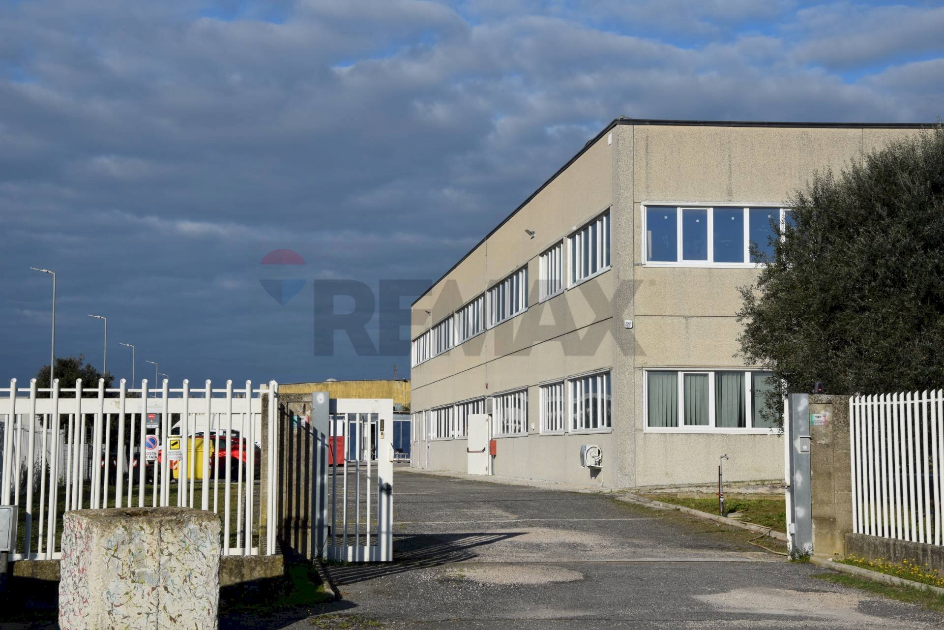 Edificio all\'aperto - Capannone Aprilia - foto 2