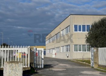 Edificio all\'aperto - Capannone Aprilia - foto 2