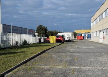 Edificio all\'aperto - Capannone Aprilia - foto 4