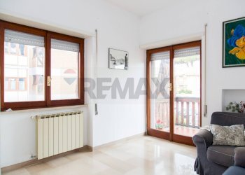 Soggiorno - Three-room apartment Via Circeo
 
31, Anzio - photo 9