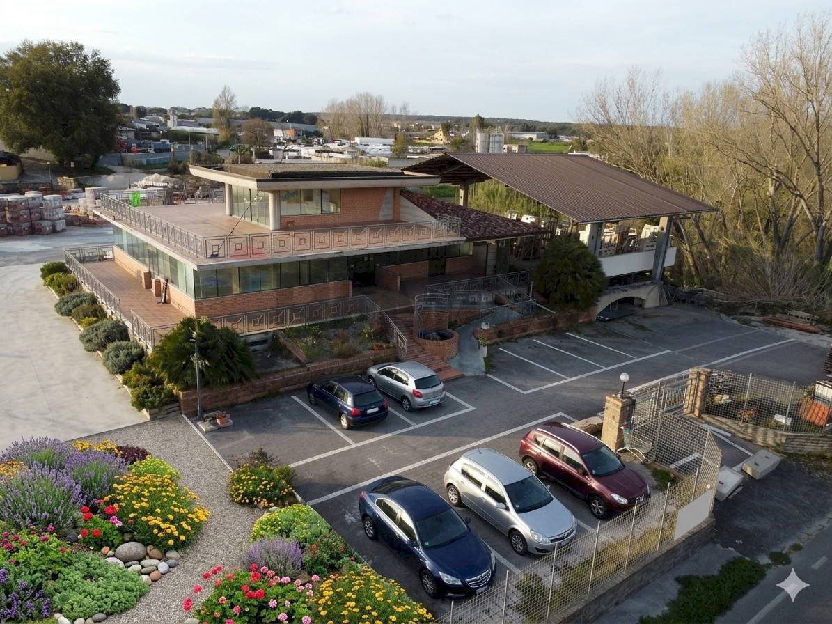 Edificio all\'aperto - Locale Commerciale via Cadolino 1, Nettuno - foto 1