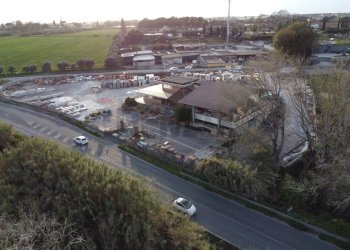 Edificio all\'aperto - Locale Commerciale via Cadolino 1, Nettuno - foto 2