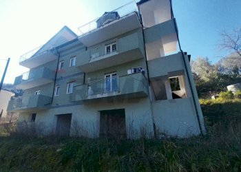 Edificio all\'aperto - Semi-detached house Contrada Mangiarelli
 
snc, Montecorvino Rovella - photo 2