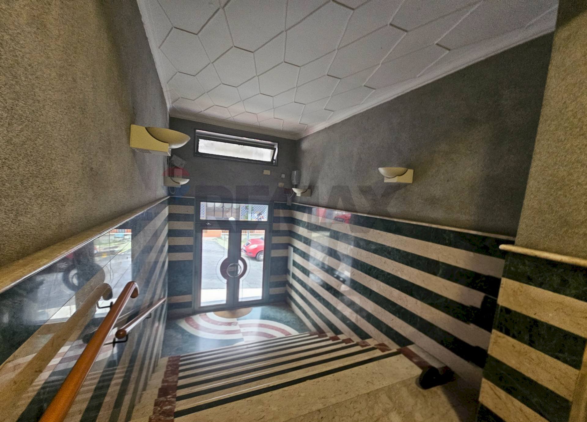 Ricezione / Lobby - Four-room apartment Via Ruggiero De Fugaldo
1, Salerno - photo 2