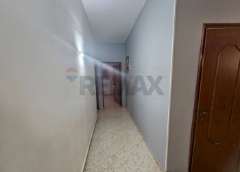Hall / corridoio - Four-room apartment Via Ruggiero De Fugaldo
 
1, Salerno - photo 11