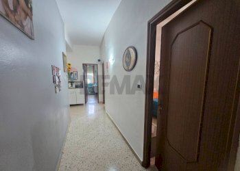 Hall / corridoio - Four-room apartment Via Ruggiero De Fugaldo
 
1, Salerno - photo 13