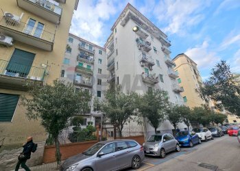 Edificio all\'aperto - Three-room apartment via Luigi Cacciatore
 
57, Salerno - photo 1