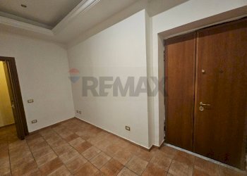 Stanza vuota - Three-room apartment via Luigi Cacciatore
 
57, Salerno - photo 2