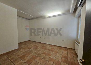 Stanza vuota - Three-room apartment via Luigi Cacciatore
 
57, Salerno - photo 13