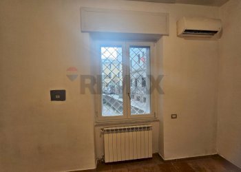Stanza vuota - Three-room apartment via Luigi Cacciatore
 
57, Salerno - photo 19