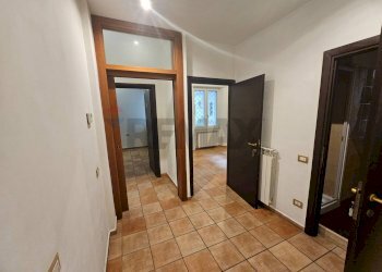 Hall / corridoio - Three-room apartment via Luigi Cacciatore
 
57, Salerno - photo 23