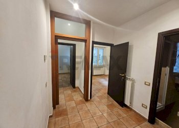 Hall / corridoio - Three-room apartment via Luigi Cacciatore
 
57, Salerno - photo 24