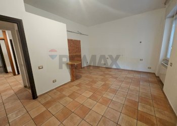 Stanza vuota - Three-room apartment via Luigi Cacciatore
 
57, Salerno - photo 30