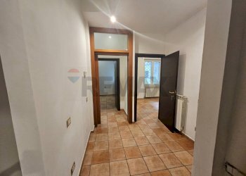 Hall / corridoio - Three-room apartment via Luigi Cacciatore
 
57, Salerno - photo 33