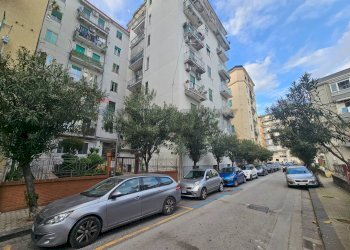 Edificio all\'aperto - Three-room apartment via Luigi Cacciatore
 
57, Salerno - photo 43