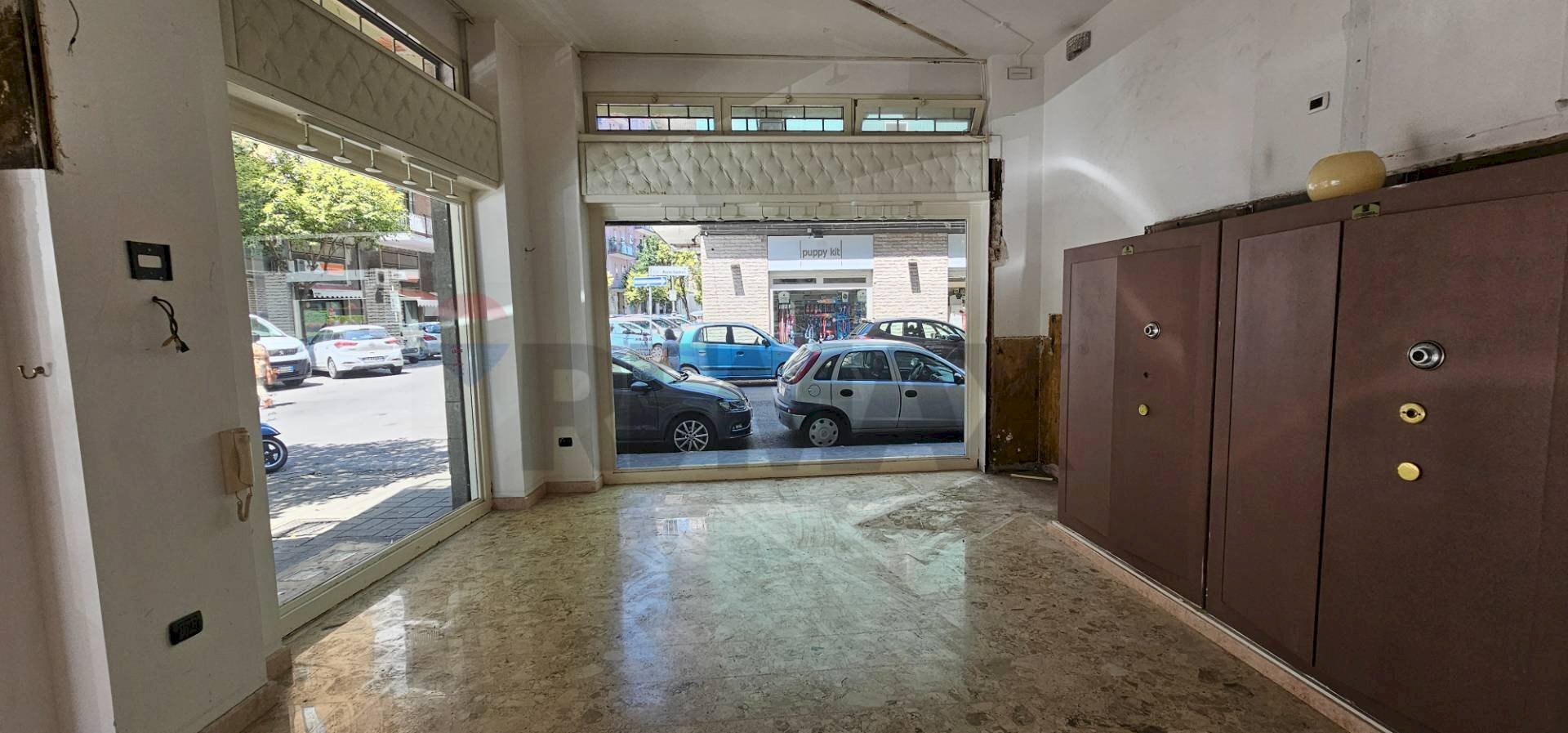 Ricezione / Lobby - Locale Commerciale Via Madonna Di Fatima
 
19, Salerno - foto 1