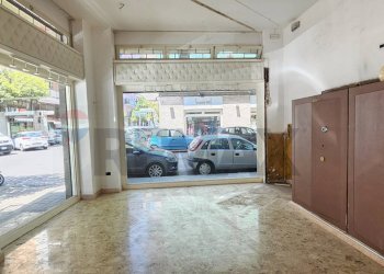 Ricezione / Lobby - Locale Commerciale Via Madonna Di Fatima
19, Salerno - foto 5