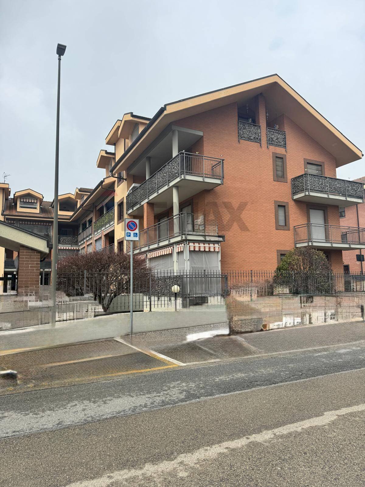 Edificio all\'aperto - Quadrilocale VIA ROSSINI
 
1, Beinasco - foto 1