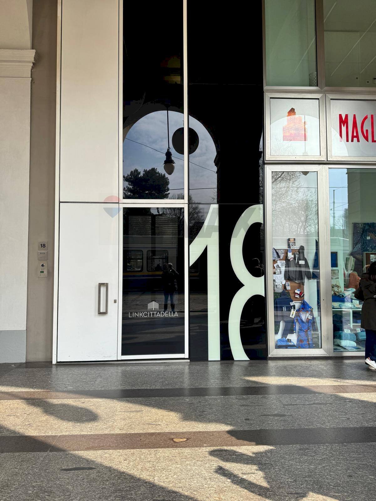 Edificio all\'aperto - Bilocale Via Cernaia
 
18, Torino - foto 2