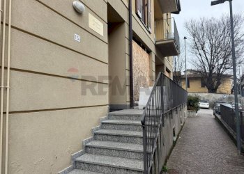 Scale - Locale Commerciale Via Volta, Bulciago - foto 5