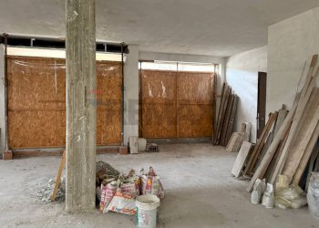 Stanza vuota - Locale Commerciale Via Volta, Bulciago - foto 21