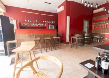 Sala da pranzo - Commercial Activity via Corsica
 
35, Dolzago - photo 5