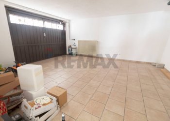 Stanza vuota - Commercial Activity via Corsica
 
35, Dolzago - photo 10