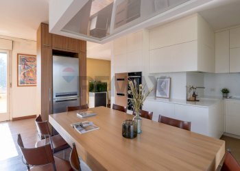 Sala da pranzo - Quadrilocale Via Cavour
 
14/C, Casatenovo - foto 8