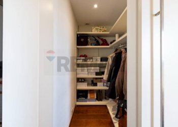 Cabina armadio - Quadrilocale Via Cavour
 
14/C, Casatenovo - foto 13