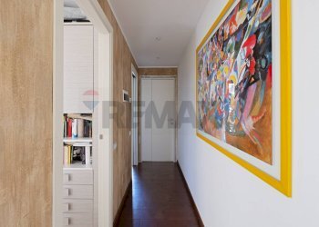 Hall / corridoio - Quadrilocale Via Cavour
 
14/C, Casatenovo - foto 29