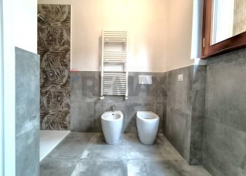 Bagno - Three-room apartment viale Campania
 
56, Monza - photo 13