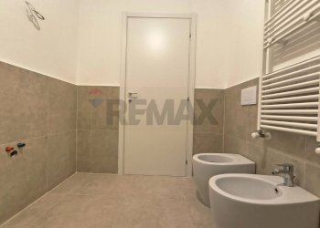 Bagno - Three-room apartment viale Campania
 
56, Monza - photo 26