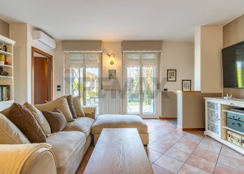 Soggiorno - Trilocale via Leone XXIII
 
3, Casatenovo - foto 11