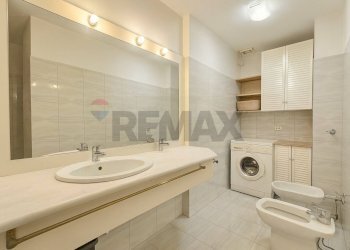 Bagno - Bilocale Via Comasina
 
85, Milano - foto 28