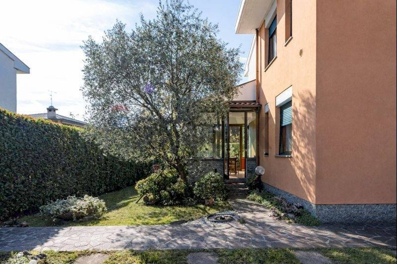 Giardino - Villa via Giuseppe Verdi
 
10, Arcore - foto 3