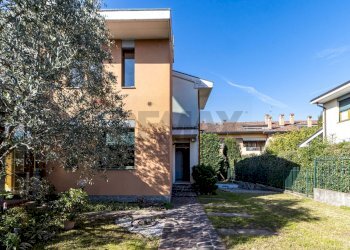 Casa all\'aperto - Villa via Giuseppe Verdi
 
10, Arcore - foto 1