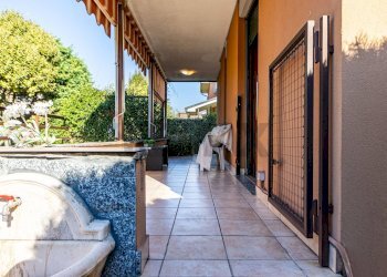 Balcone - Villa via Giuseppe Verdi
 
10, Arcore - foto 7