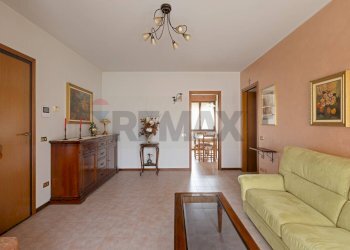 Soggiorno - Four-room apartment Via Della Libertà
 
3, Airuno - photo 5