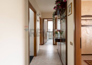 Hall / corridoio - Four-room apartment Via Della Libertà
 
3, Airuno - photo 11