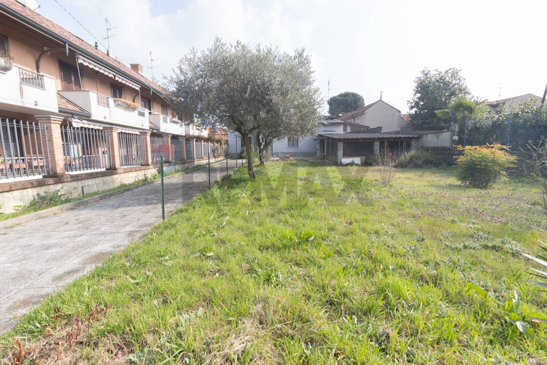 Giardino - Villa Via Sicilia
 
12, Desio - photo 3